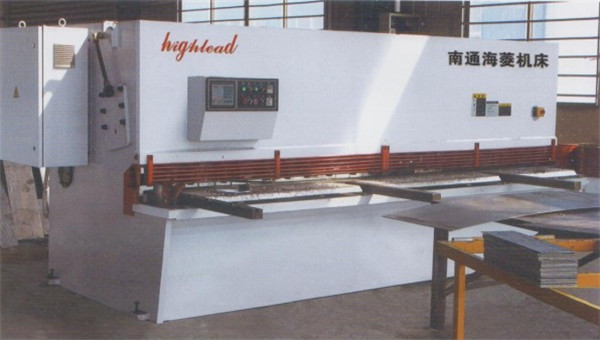 QC12K系列数控液压摆式剪板机