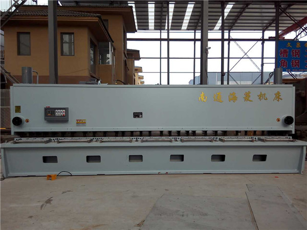 QC11Y-8*7000闸式剪板机