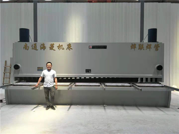 液压闸式剪板机30/6200